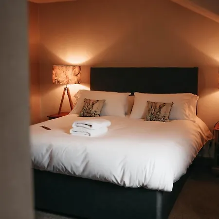 Three Horseshoes Inn-2