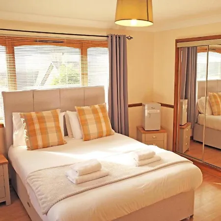 Highland Stays - Rushfield House Rooms-2