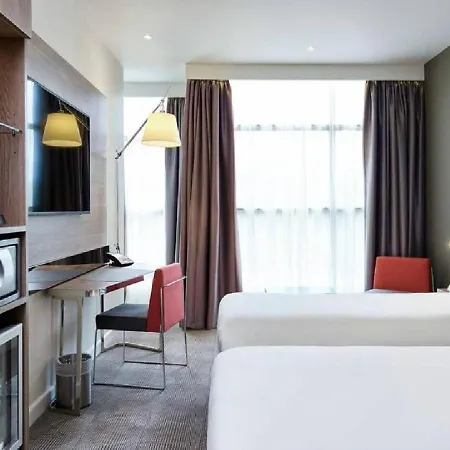 Novotel London Heathrow Airport T1 T2 And T3-3