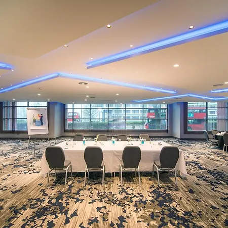 Novotel London Heathrow Airport T1 T2 And T3-2