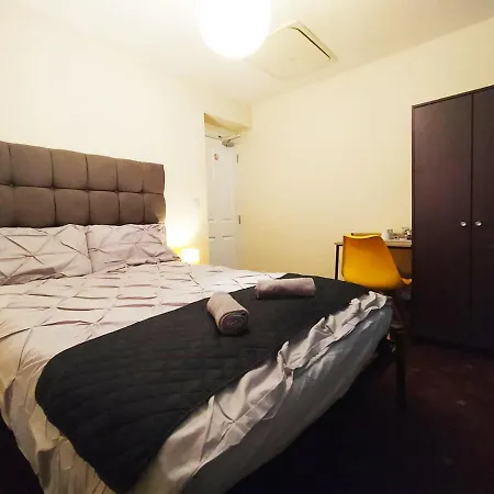 Bankwell Guest House-2