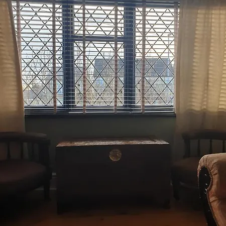 Harry'S Bed And Breakfast-2