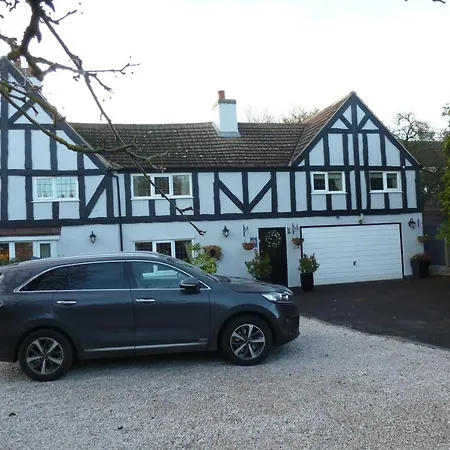 Newark Lodge Guest House-2