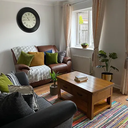 Room Only- Option Of The Entire House If Available - Private Property In Quiet Estate-2