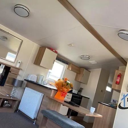 Taverner Place, Modern Holiday Home, Sleeps 8, Pets, Corporates Welcome-3