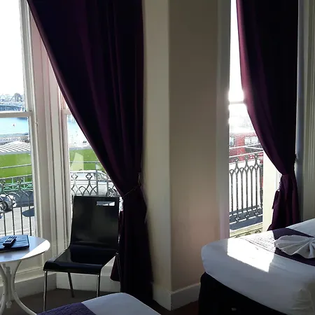 New Madeira Seafront Hotel-3