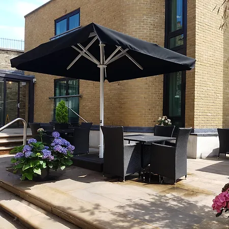 The Westbridge Hotel Stratford-3