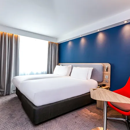 Holiday Inn Express Edinburgh City West By Ihg-2