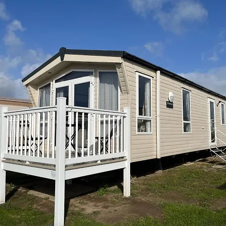 Coastal Pet-Friendly Retreat: Fulmar 16 at California Cliffs-3