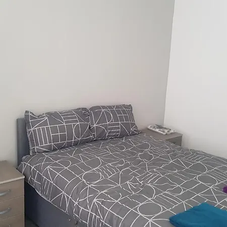 Double Bedroom In Withington, M20. 1 Db Bed, Rm 1-2