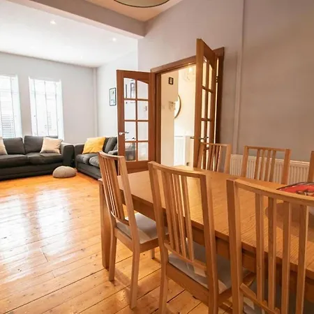 Burnaby'S Home, By Home Host, Free On Street Parking-3