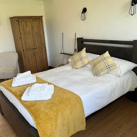 The Crown Lodges-3