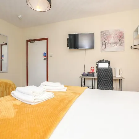 Modern Guest House - Central Inverness - Complimentary Snacks - Free Parking-3