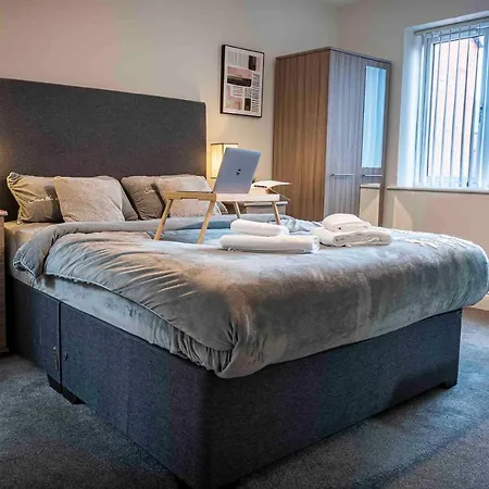 1 Bed House At Velvet Serviced Accommodation Swansea With Free Parking & Wifi - Sa1-2