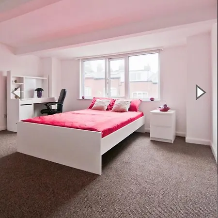 Budget Double Room Close To Leeds University And City Centre-2