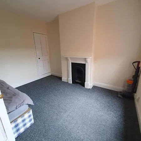 2 Bedroom House - Hopefield Road-2