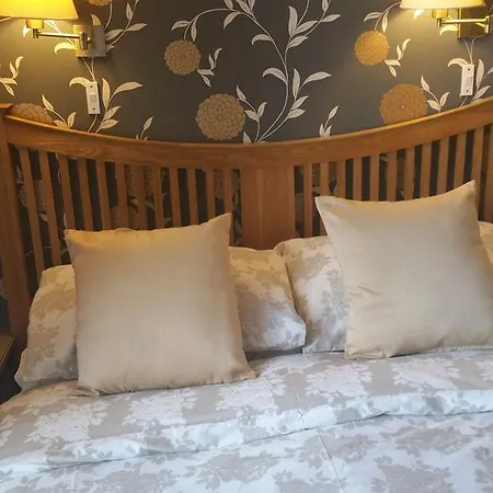Brentwood Guest House-2