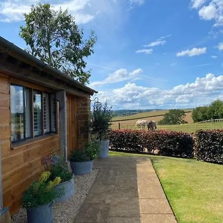 Luxury & Comfort In The Cotswolds-2