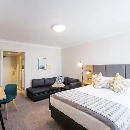 Holiday Inn Farnborough By Ihg-2