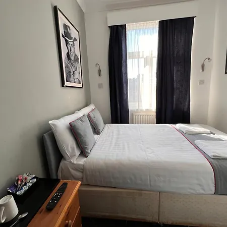 Apollo Hotel Kings Cross-3