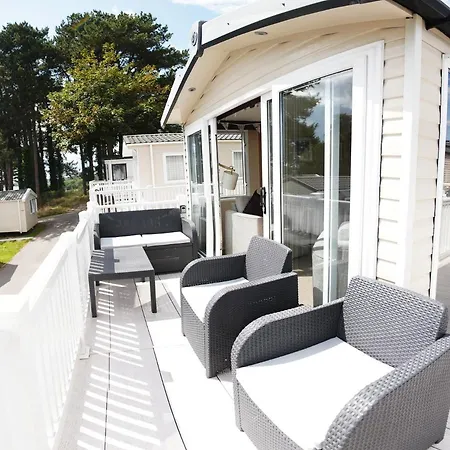 Sea Breeze Cabin-2