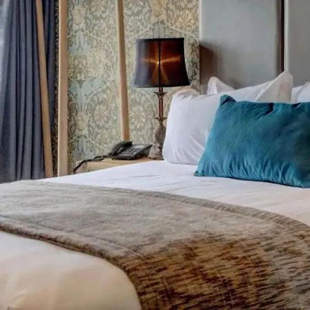 The New Hobbit Hotel Rooms-3