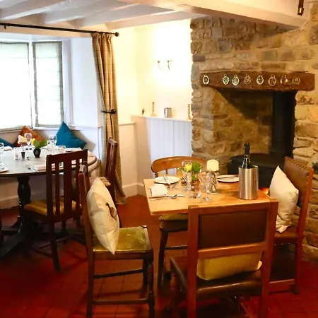 The Lion, Tredington-3