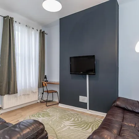 Castlereagh Guest House-2