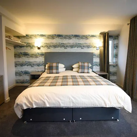 The Royal Hotel-2
