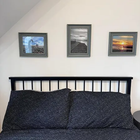 Parade School Guest Rooms-2