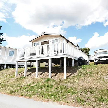 Sea Breeze Cabin-3
