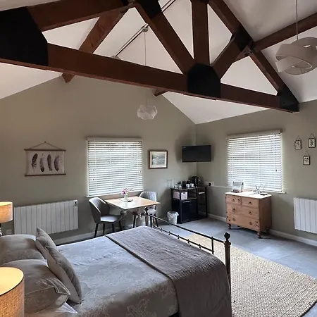 White House Farm - Beautiful Self Contained Courtyard Rooms-3