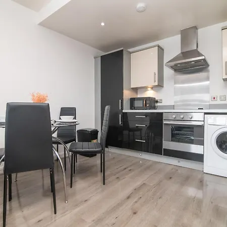 Luxury Spacious Apartment Near New Street With Parking Perfect For City Break-2