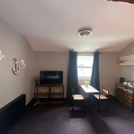 Bay View Rooms At Mentone Hotel-2