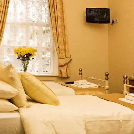 Tor Dean Guest House-3