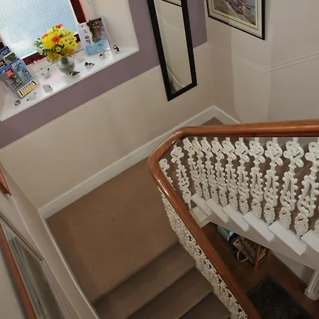Invercloy Guest House-3