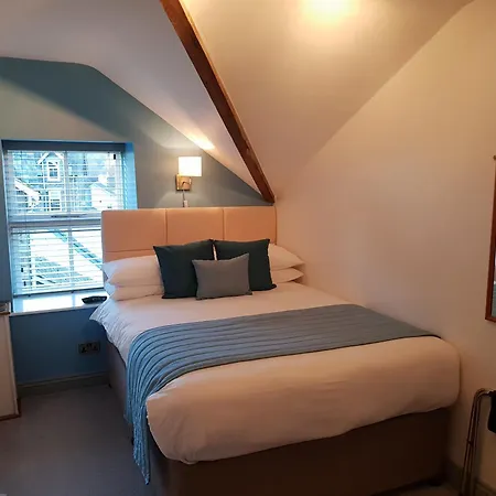 Compston House B & B-2
