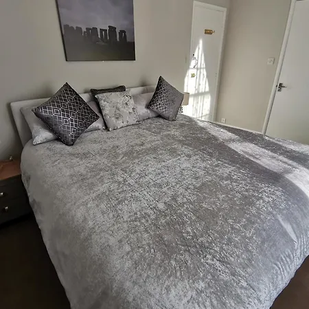 Greenlands Guest House-3