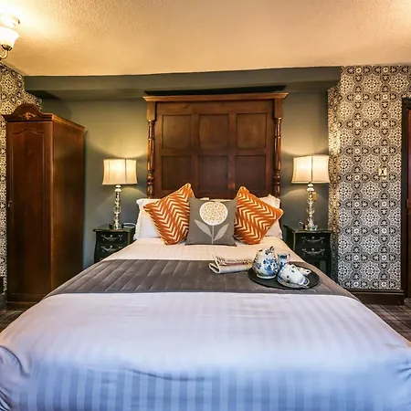 Broadoaks Boutique Country House-3