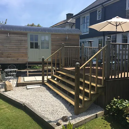 Downsfield Bed And Breakfast-2