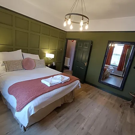 Rooms On The Prom-2