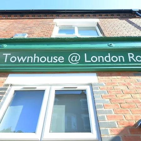 Townhouse Plus @ London Road Stoke-2