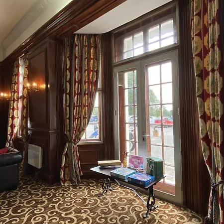 Russ Hill Hotel-3