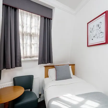 Oyo Townhouse New England, London Victoria-3