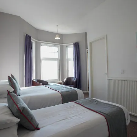 Oyo Shanklin Beach Hotel-2