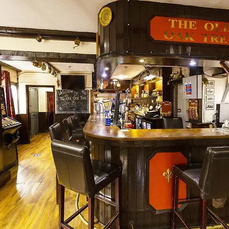 Old Oak Tree Inn-3