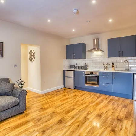 Spacious City Center 2 Bed Apartment Free Wifi-3