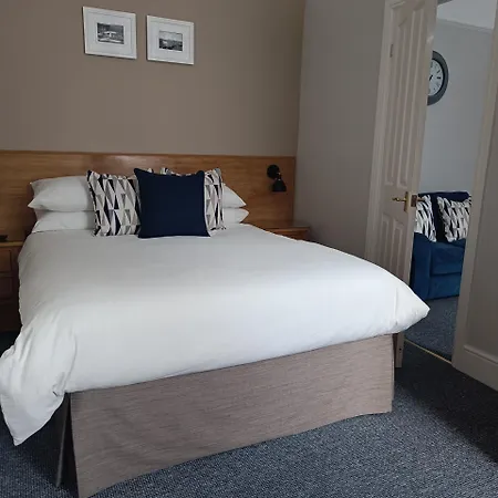 Powys Lodge-3