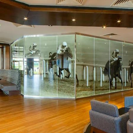 Holiday Inn Express London - Epsom Downs By Ihg-2