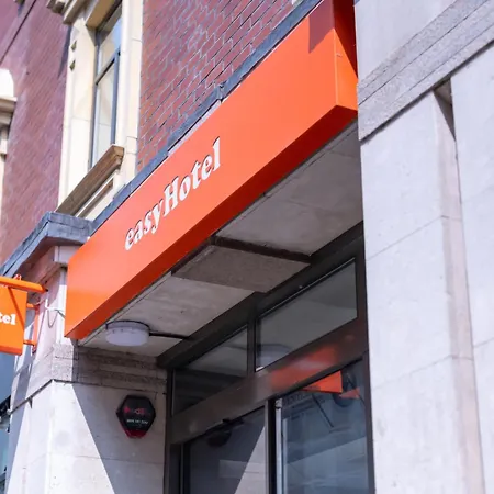Easyhotel Leeds-2